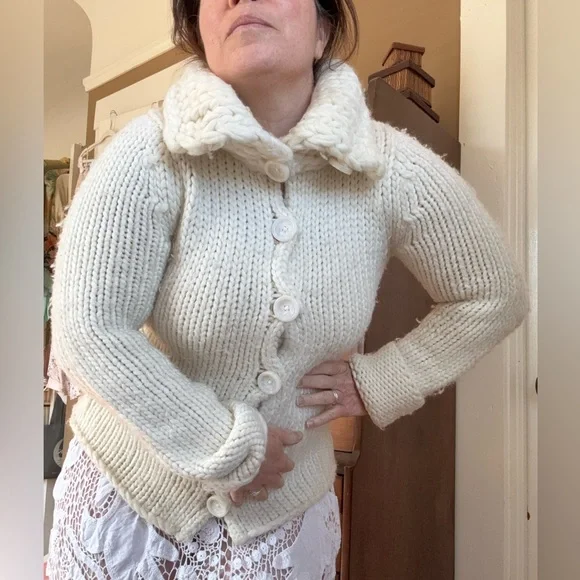 Super soft, cozy off-white wool cardigan with large button up Peter Pan collar - Picture 7 of 13